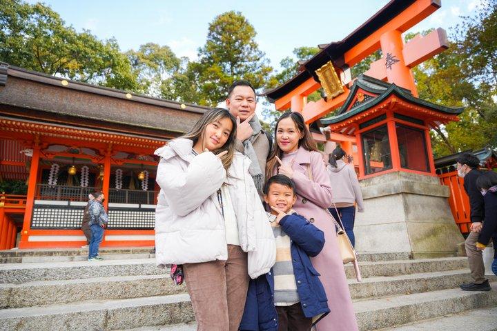 Excursão de comida local ao distrito de Fushimi Sake com Guia licenciado