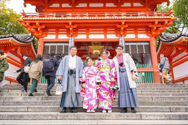 Excursão de comida local ao distrito de Fushimi Sake com Guia licenciado