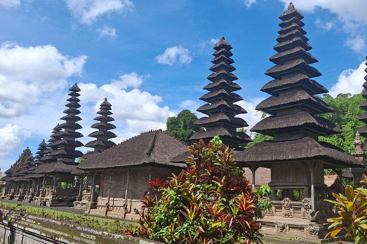 バリ島一日ツアージャティルウィ＆ウルンダヌ寺院