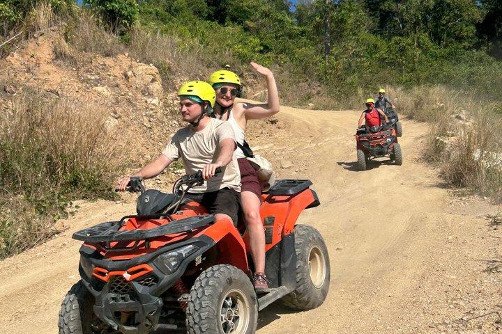 Visite de la jungle et de la cascade de Koh Samui en VTT
