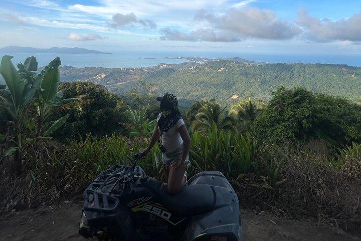 Visite de la jungle et de la cascade de Koh Samui en VTT