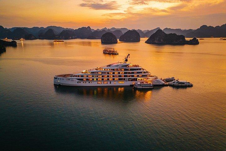 Bahía de Halong : 2 Días Crucero de 1 Noche con Cabaña Privada & Balcón
