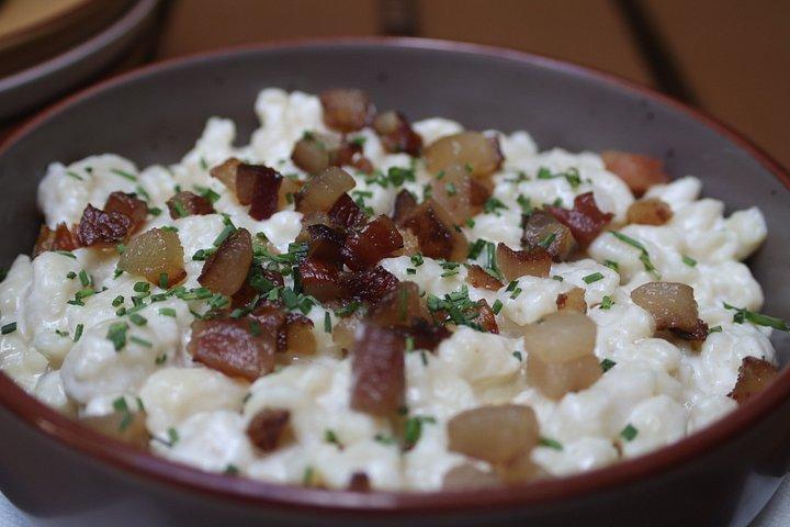 ブラチスラバ：14種類以上の試食と現地ガイド付き旧市街フードツアー