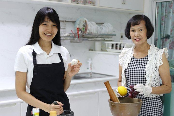 Clase de cocina tailandesa de día completo en una casa privada cerca de Bangkok
