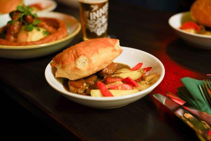 Eating Edinburgh: Old Town Food & Drinks Tour