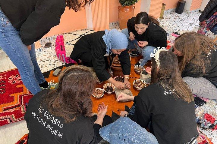 Marrakech : 2H Traditional Argan Oil Extracting Workshop （マラケシュ：2H伝統アルガンオイル採掘ワークショップ）