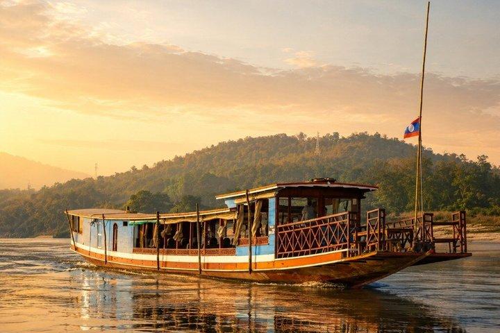 Chiang Rai: 2 Tage 1 Nacht Slow Boat Transfer nach Luang Prabang