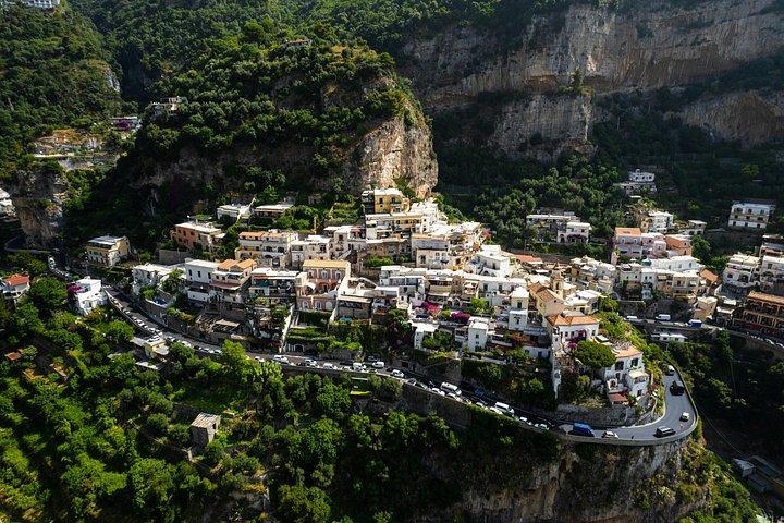 ローマからポンペイとアマルフィ海岸への日帰り旅行