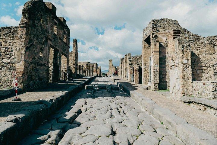 ローマからポンペイとアマルフィ海岸への日帰り旅行