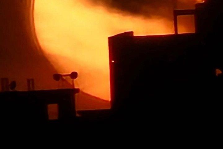 日没または夜の時間カイロナイルディナークルーズ（ライブショー付き）