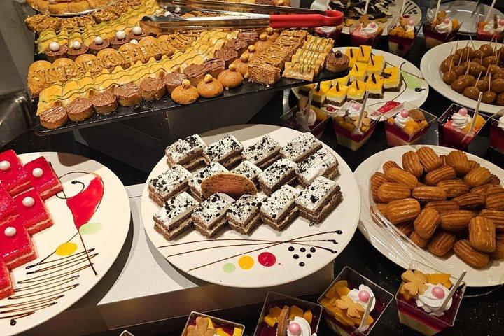 日没または夜の時間カイロナイルディナークルーズ（ライブショー付き）