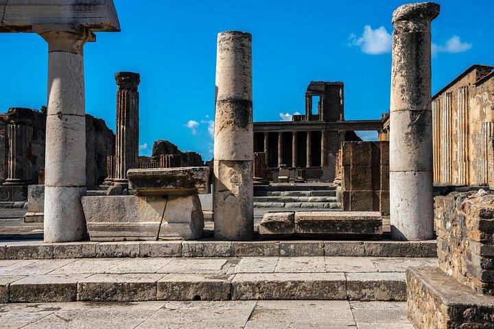 ローマからポンペイとソレントへの日帰り旅行