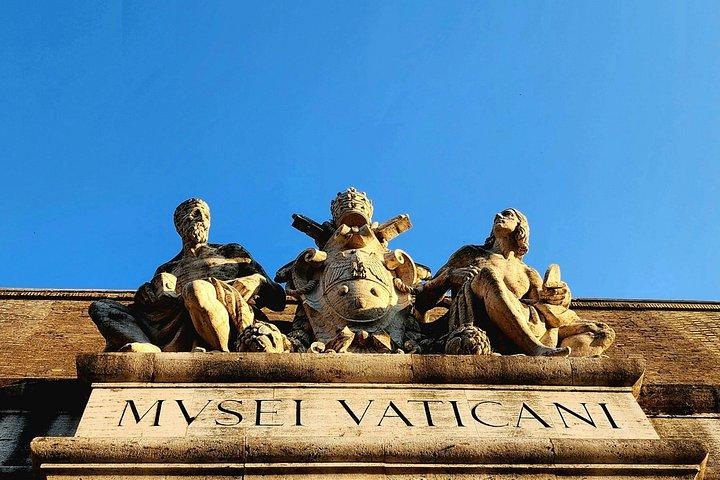 ローマの民間観光ツアーとバチカン博物館