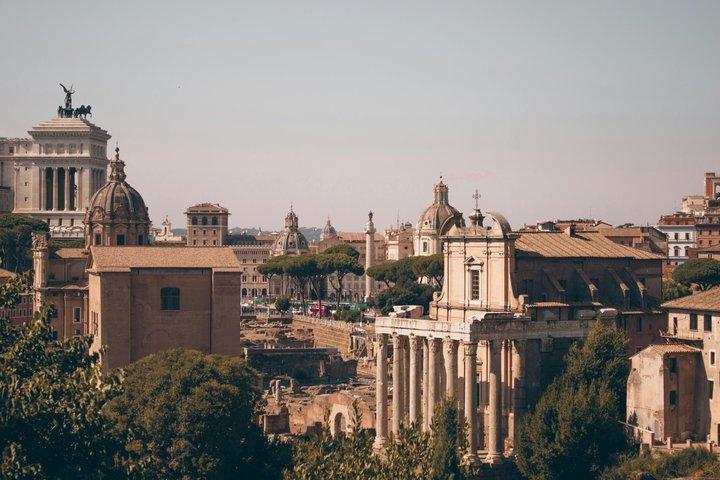 ローマの民間観光ツアーとバチカン博物館