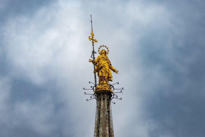 Milão: E-ticket to Duomo & Rooftop by Lift with an Audio Tour