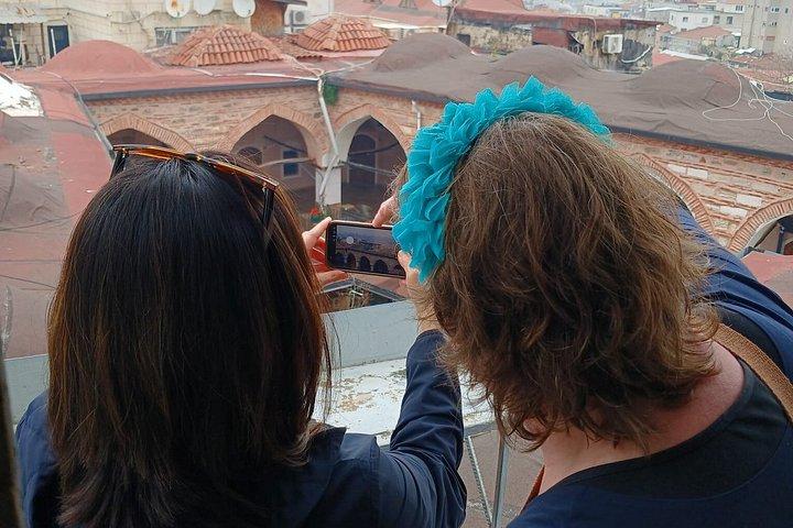 イスタンブールのグランドバザールの隠れた隅を写真に収める
