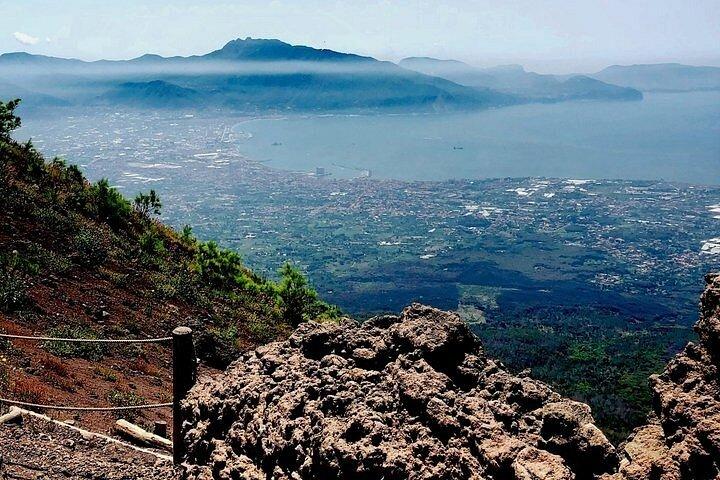 ナポリ : ヴェスヴィオ山入場チケット