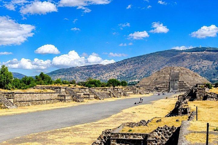 Private Tour Layover in Mexiko kennt Teotihuacan und Guadalupe Shrine