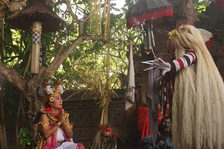 ウルワトゥ寺院：ケチャックと火のダンスショーチケット