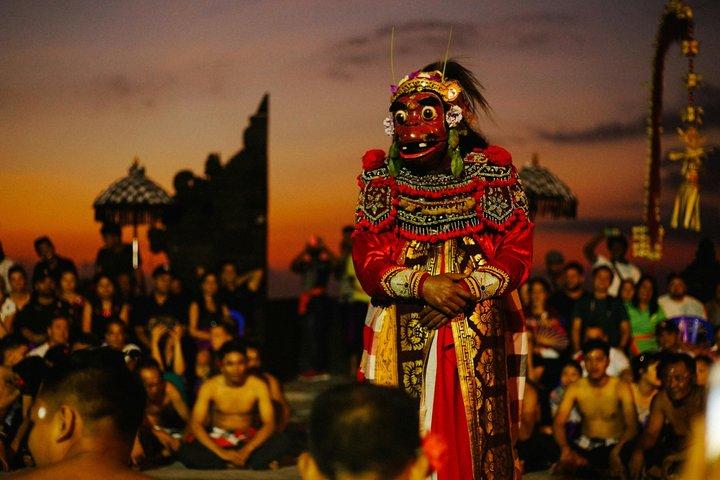 ウルワトゥ寺院：ケチャックと火のダンスショーチケット