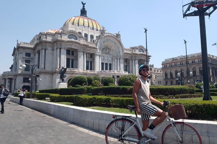Ride Mexico City Historic Center, highlights w/ taco stop