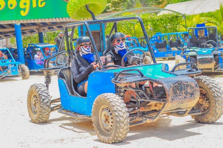 Halvdagstur med buggy ELLER ATV till Water Cave och Macao Beach
