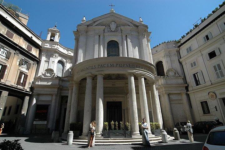パンテオンと教会を巡るローマのプライベートラファエロ散策ツアー
