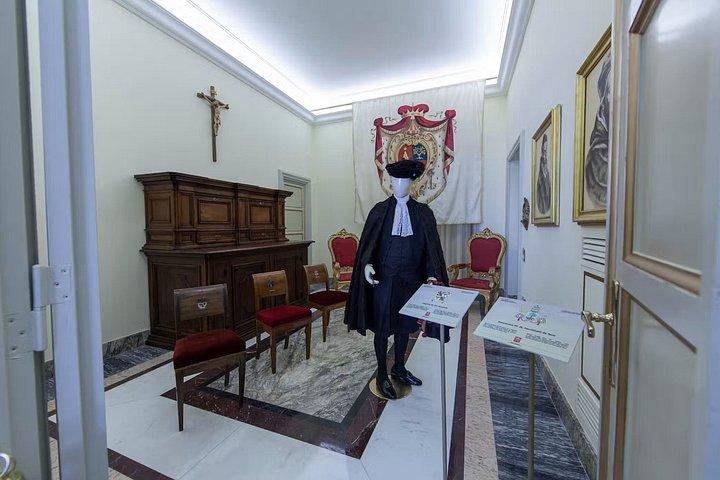 カステル・ガンドルフォ : ローマからローマ法王の夏の住居と庭園ツアー