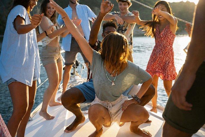 Punta Cana Private Catamaran Spring Break Party, Snorkel & BBQ