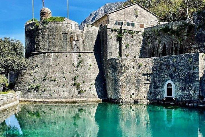 Giro in funivia e passeggiata nella città vecchia dell'UNESCO