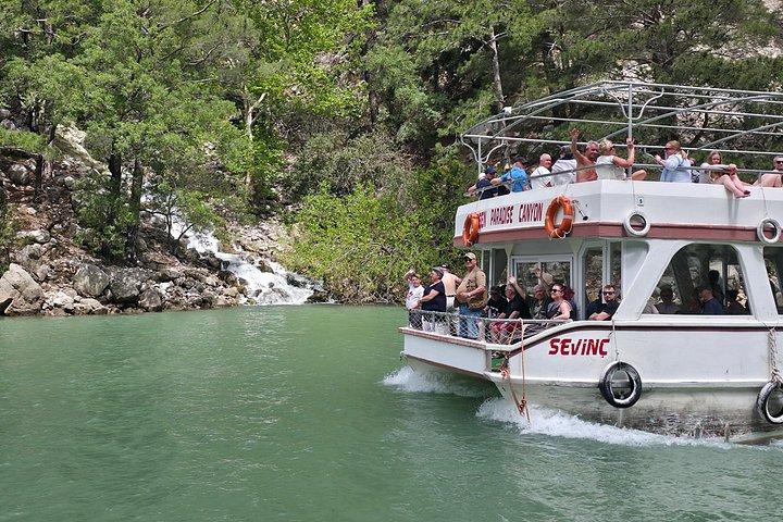 アランヤグリーンキャニオンボートトリップ（ランチとホテル送迎付き）