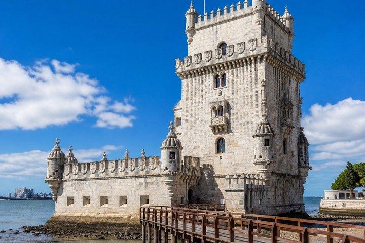 Lisbon Private Electric Tuk-Tuk Viewpoints, アルファマ1h
