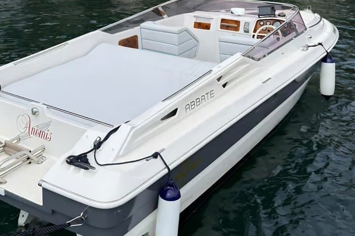 Private Lake Como Aperitivo Sunset Cruise with Italian Drinks
