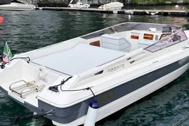 Private Lake Como Aperitivo Sunset Cruise with Italian Drinks