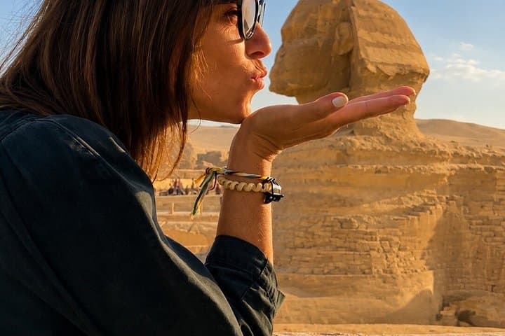 10-Hour Private Layover Tour: Giza Pyramids and Egyptian Museum from Cairo Airport