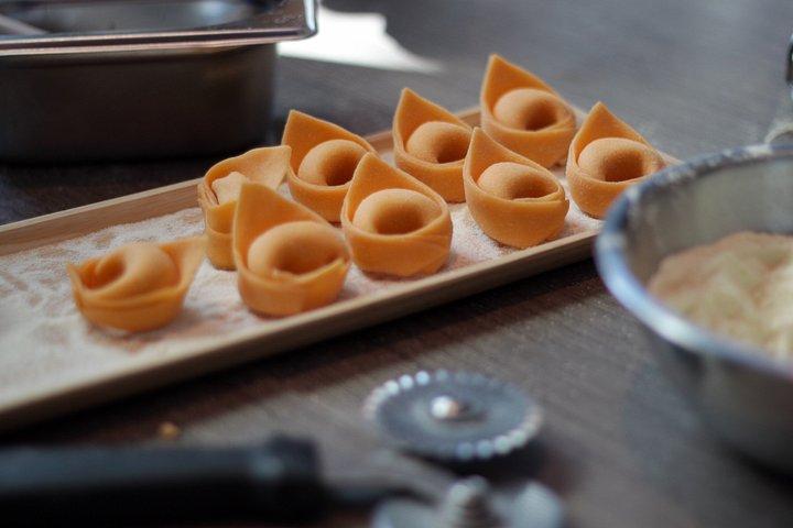 少人数制ボローニャフレッシュパスタ家庭料理教室（ワイン付き）