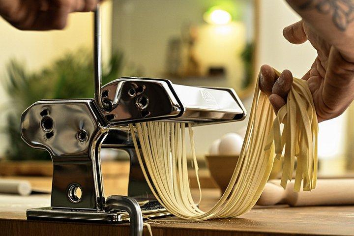 テラコッタ・クッキング・ラボで開催される、少人数制の生パスタ料理教室