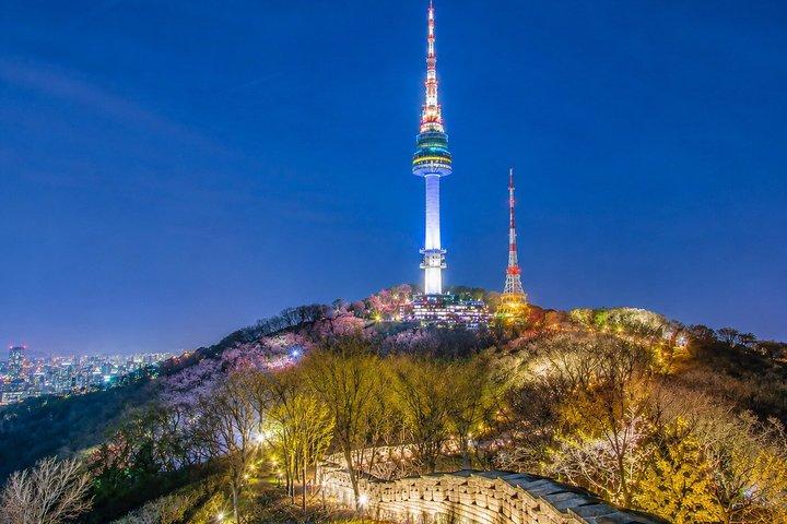 Tour privato notturno di Seoul: Palazzo, Hanok Street e Torre di Seoul N