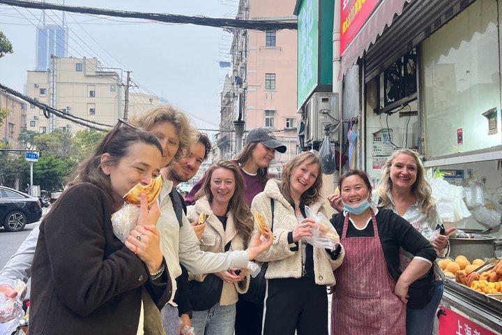 Descubre la vida local y la comida callejera Shanghai Bike Adventure