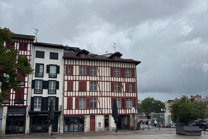 Visite privée Française Basque : Biarritz, Bayonne & Chocolat