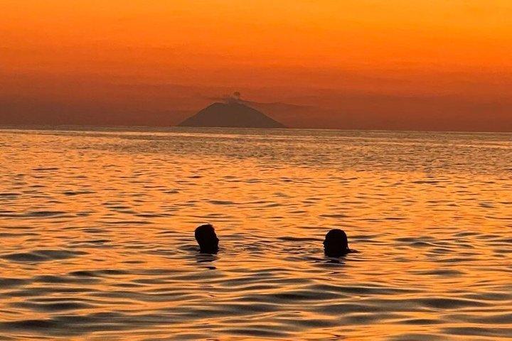 Aperitivo ao pôr do sol (grupo)