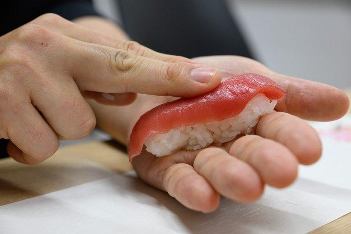 Tokyo: Tsukiji Fish Market Sushi Making – Beautiful Sushi Bento