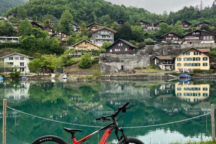 E-Bike Lake Tour Explore Interlaken e Lago Brienz
