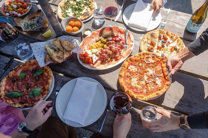 Yarra Valley Kangaroos Wine Tasting and Lunch from Melbourne
