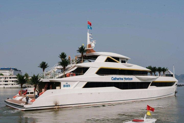 Crociera di un giorno nella baia di Catherine Ha Long dal porto internazionale di Halong