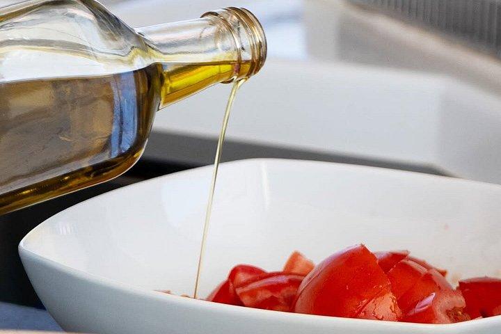 ギリシャ料理＆ドリンク付き豪華アテネカタマランクルーズ