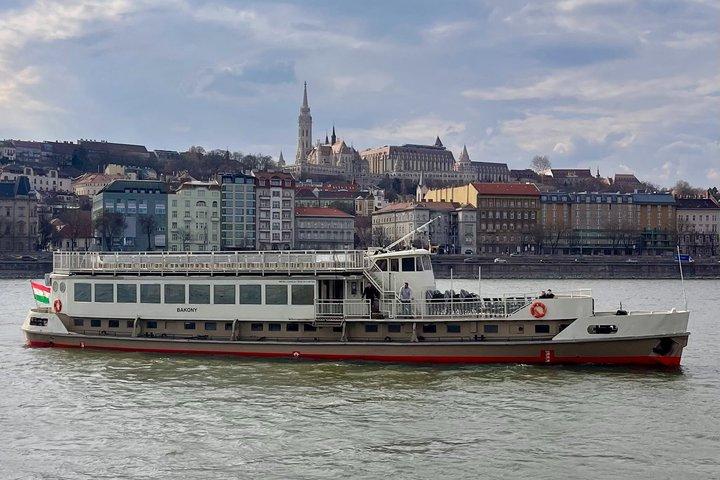 Cruzeiro do Danúbio de Budapeste com audioguia e terraço panorâmico