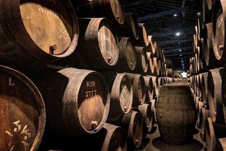 リヴラリア・レロとポートワインセラーへの入場券