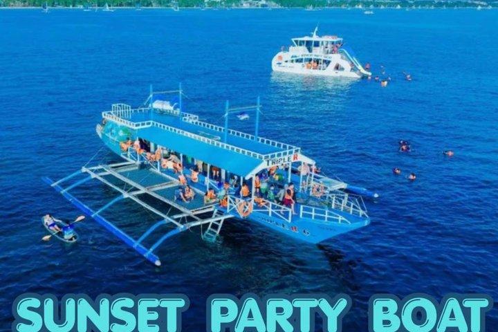 Boracay Sunset Party Boat o Yacht con Kayak/SUP/Snack/Bevande