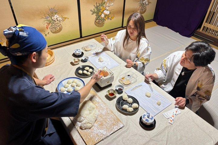 Kyoto : Mochi Pounding Experience & Tea Ceremony
